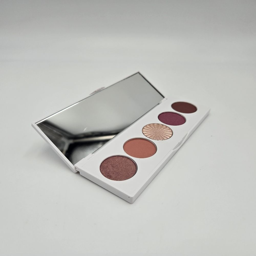 OFRA Cosmetics Signature Eyeshadow Compact Palette Symphony Makeup Artist